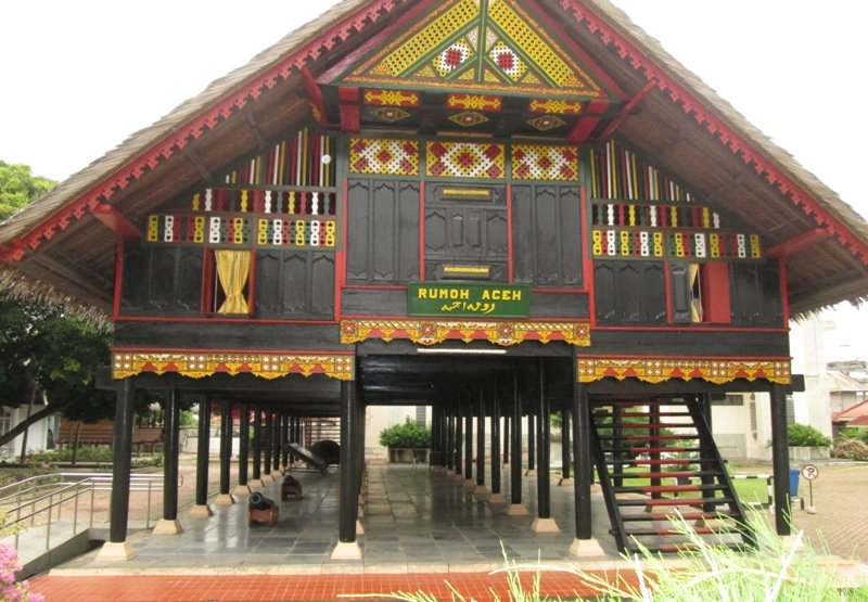 Rumah Adat Aceh